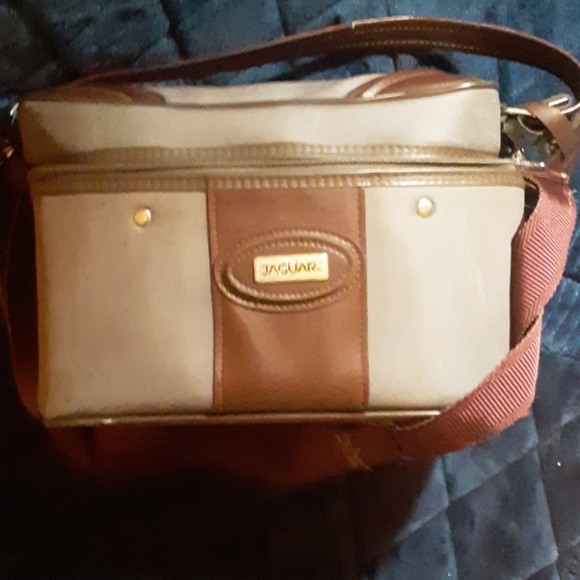 Vintage Leather Jaguar Carry On Make up Bag - Picture 2 of 3